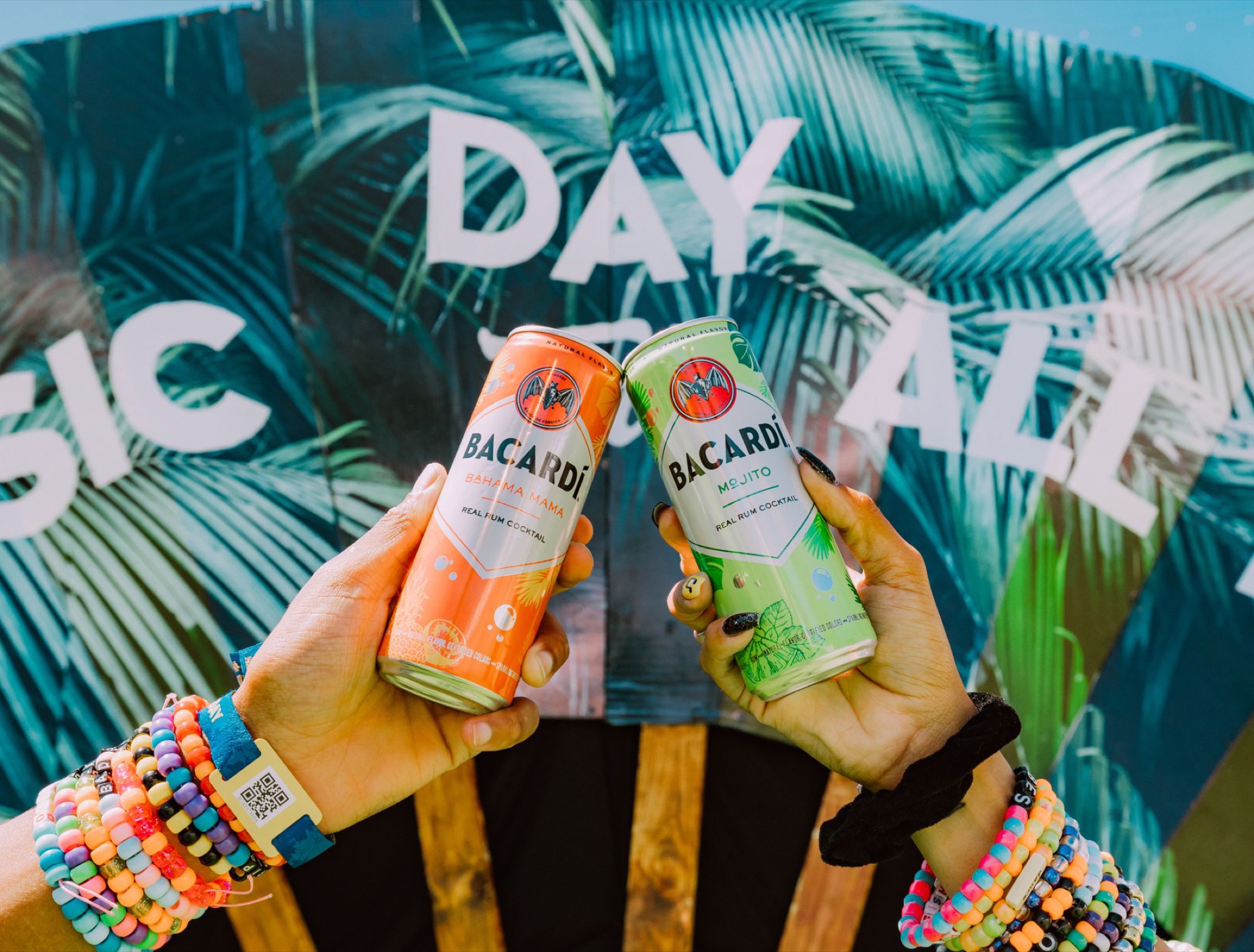 Bacardí Bahama Mama and Mojito toast at Day Trip